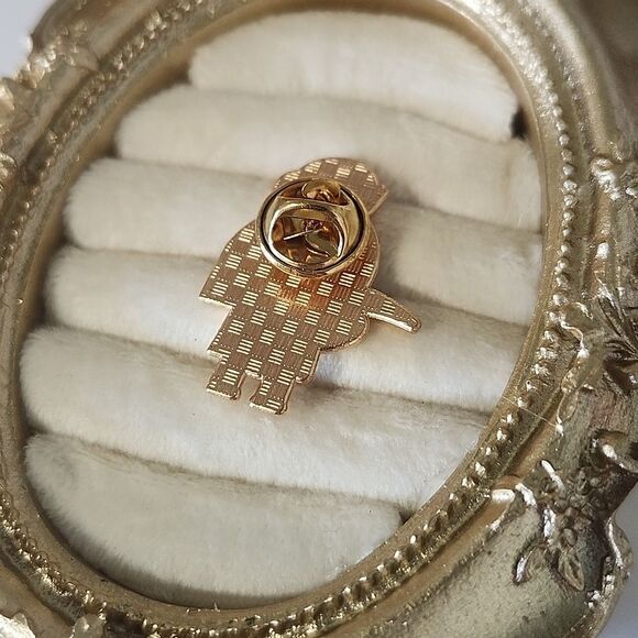 Egyptian Themed Enamel Pin - Picture 3 of 4